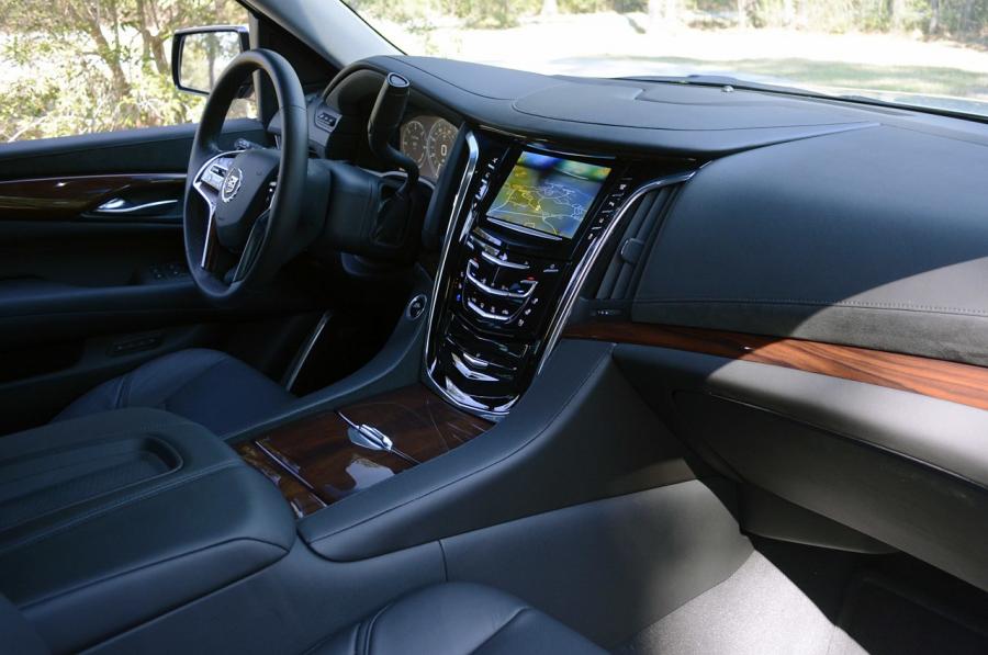  Cadillac Escalade 2015 года  (фото 71 из 91)
